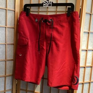 Volcom Maguro Mod 20" Red Board Shorts Men's Size 32